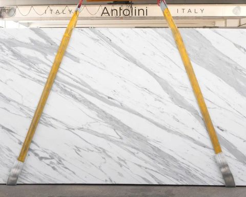 Calacatta Carrara Marble Slab in Sun Valley, Los Angeles