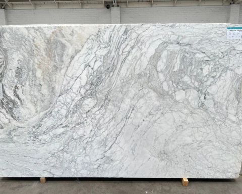 Calacatta Fantastico Marble Slab in Sun Valley, Los Angeles