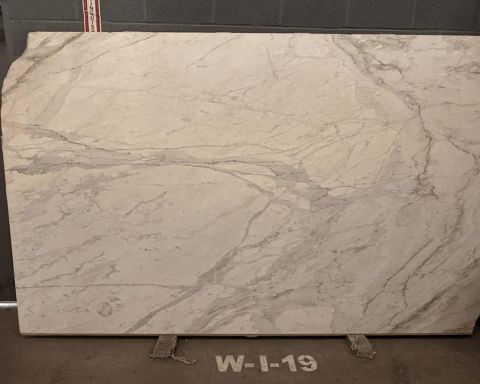 Calacatta Oro Delicato Extra Marble Slab in North Hollywood, Los Angeles