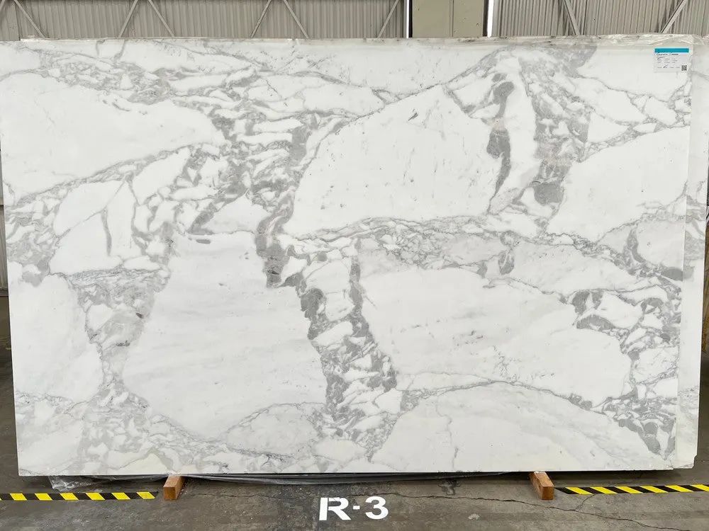 Calacatta Carrara Marble Slab in Sun Valley, Los Angeles