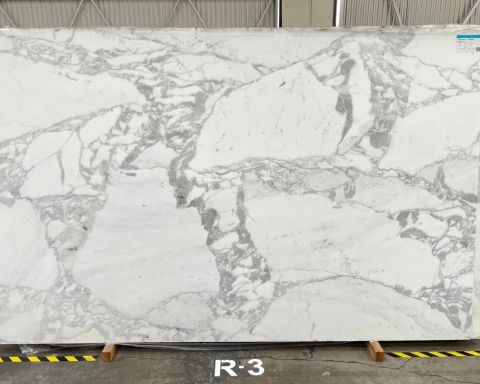 Calacatta Carrara Marble Slab in Sun Valley, Los Angeles