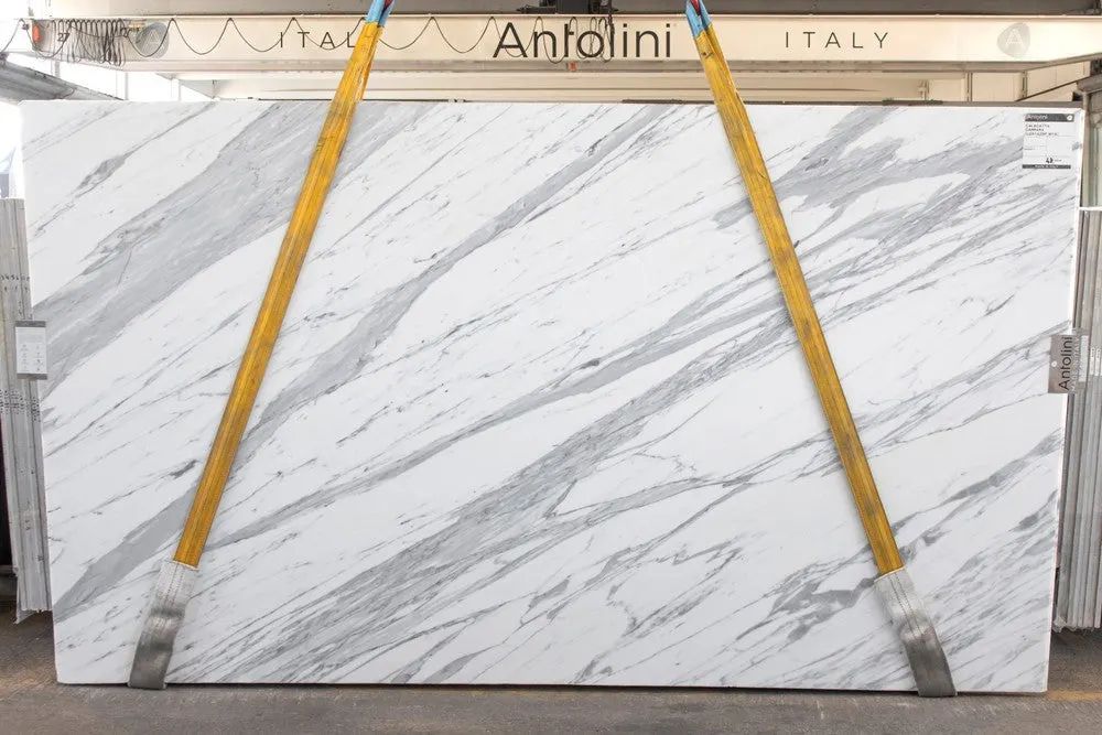 Calacatta Carrara Marble Slab in Sun Valley, Los Angeles