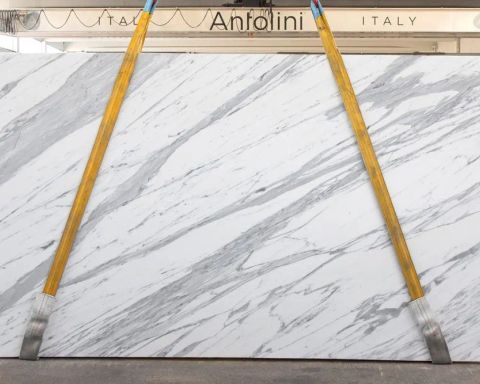 Calacatta Carrara Marble Slab in Sun Valley, Los Angeles