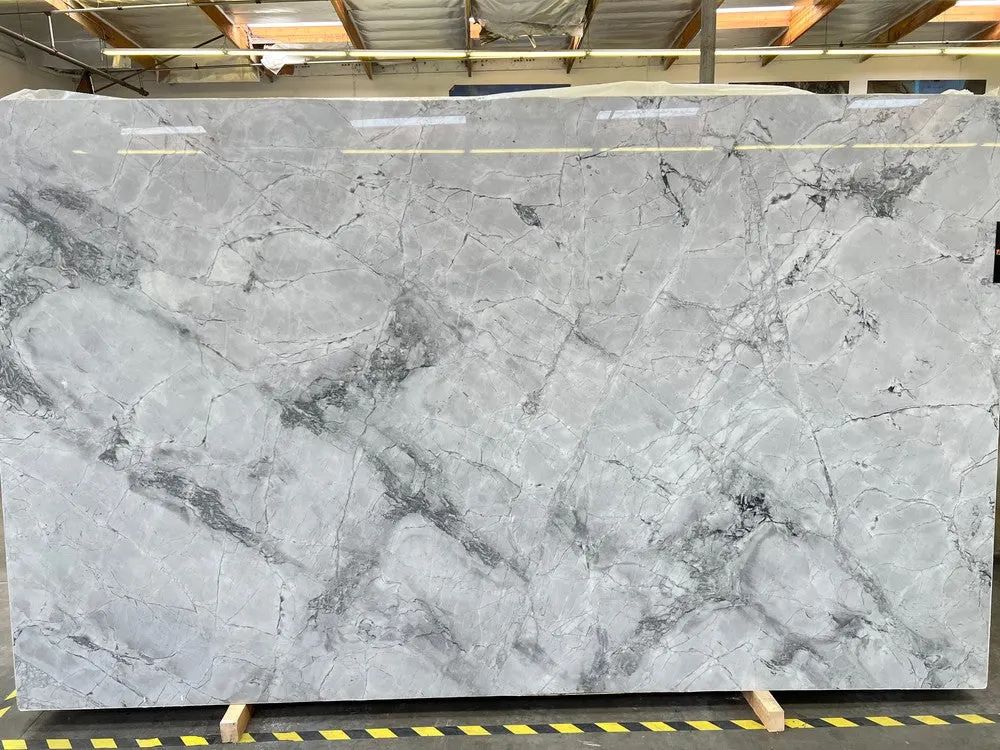 Super White Premium Quartzite Slab Photo 2