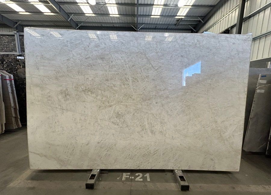 Cristallo Extra Quartzite Slab in North Hollywood, Los Angeles